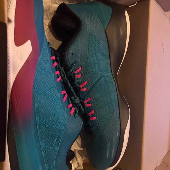 Jordan CP3 VIII South Beach main image 4